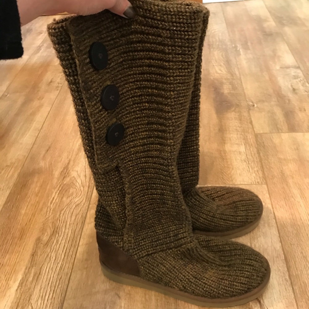Knitted Uggs